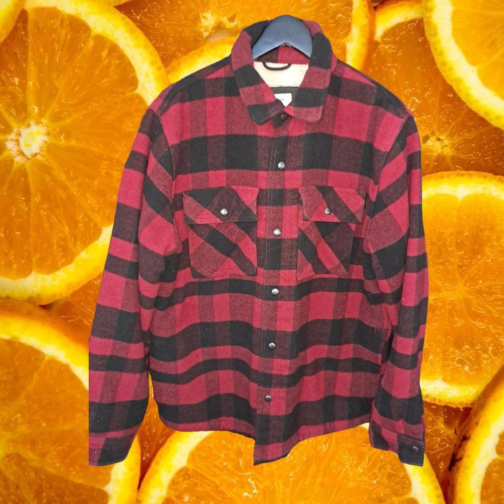 Old Navy Black and Red Plaid With Sherpa Lining Size Large